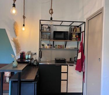 Chaville Bed & Breakfast | Charmant studio en rez de jardin Chaville