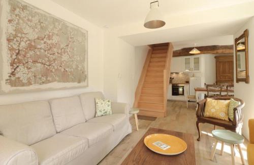 Saint-Fraimbault House | Charmante longère avec jardin et terrasse, proche de Saint-Fraimbault, WiFi inclus - FR-1-497-246