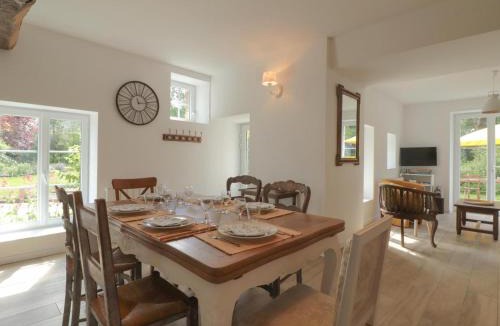 Saint-Fraimbault House | Charmante longère avec jardin et terrasse, proche de Saint-Fraimbault, WiFi inclus - FR-1-497-246