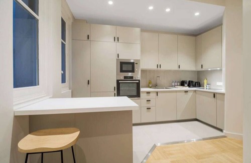 Porte-Dauphine Apartment | Charming - Air-conditioned and Terrace