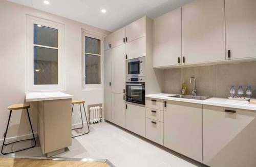 Porte-Dauphine Apartment | Charming - Air-conditioned and Terrace