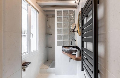 Quartier de la Monnaie Apartment | Charming and Chic Home - Notre Dame