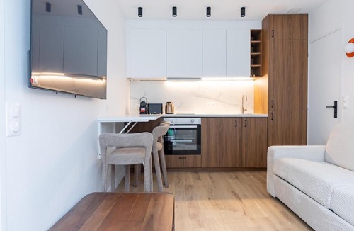 Quartier des Grandes-Carrieres Apartment | Charming Apartment 4 stars near Montmartre & Metro