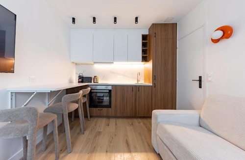 Quartier des Grandes-Carrieres Apartment | Charming Apartment 4 stars near Montmartre & Metro