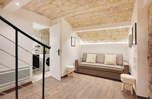 Croulebarbe Apartment | Charming Apartment - AC- 2bd/8p - Port Royal