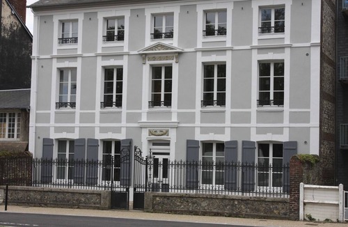 Honfleur Apartment | CHARMING APARTMENT FOR 4 PEOPLE. HISTORIC DOWNTOWN. BRIGHT. PARKING AVAILABLE