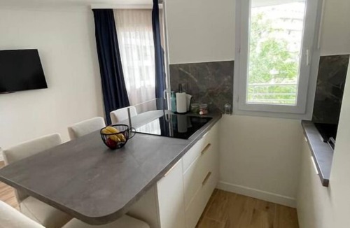 Faubourg de l'Arche Apartment | Charming apartment with terrace, near Paris