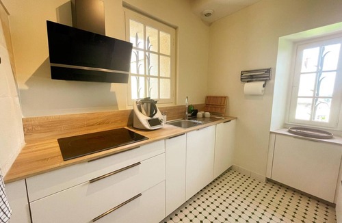 Candes-Saint-Martin Cottage | Charming cottage in Candes-St-Martin - 8 guests