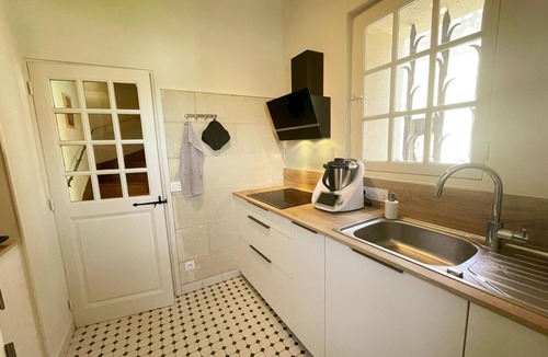 Candes-Saint-Martin Cottage | Charming cottage in Candes-St-Martin - 8 guests