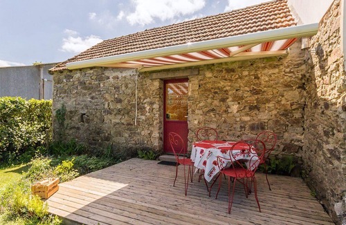 Crossac Cottage | Charming Cottage in Brière Park with Private Garden and Modern Amenities