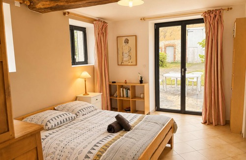 Yermenonville House | Charming country house in a flower garden between Paris and Chartres