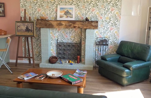 Servon House | Charming Family House 10 min from Mont-Saint-Michel – Sleeps 10