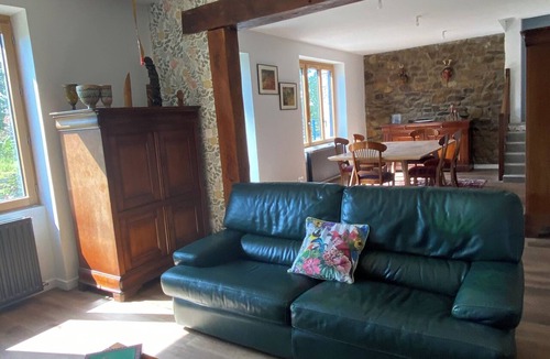 Servon House | Charming Family House 10 min from Mont-Saint-Michel – Sleeps 10