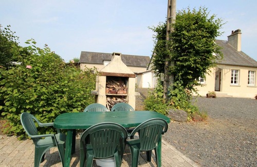 Berigny Cottage | Charming farm with garden and BBQ in Bérigny