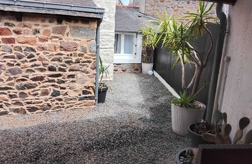 Saint-Brieuc House | Charming fisherman's cottage, private courtyard