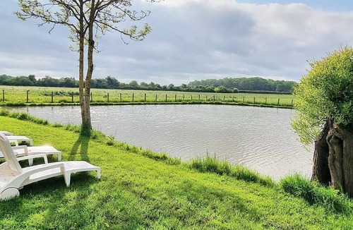Belhomert-Guehouville Cottage | Charming cottage with nature, Wi-Fi, BBQ and private terrace