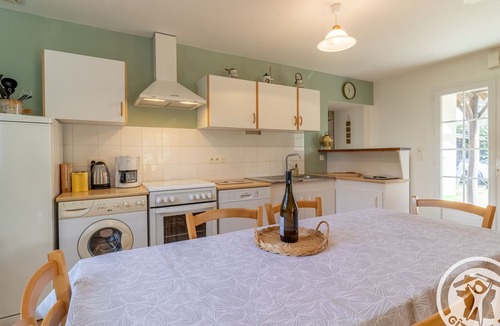 Coutures Cottage | Charming Cottage Between Vineyards & Woods, Near Angers & Saumur