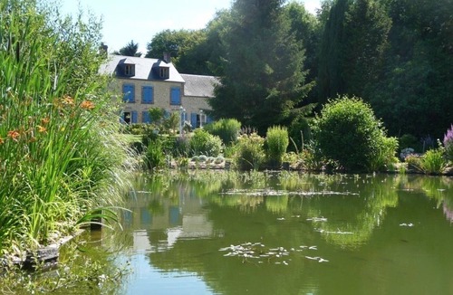 Les Authieux-du-Puits Cottage | Charming duplex in the heart of Pays des haras with peaceful garden and WiFi