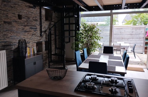 Saint-Jean-des-Mauvrets House | Charming Anjou house with shared pool