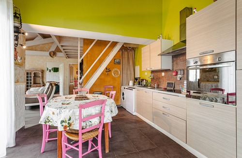 Landrais House | Charming Gîte Egaux De Chambon with Shared Pool, Wi-Fi, and Air Conditioning