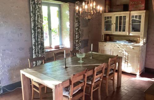 Le Veurdre House | Charming Home by River Allier