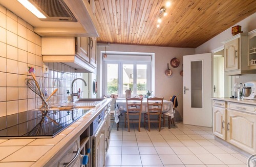Hautteville-Bocage Cottage | Charming house in Normandy, pets allowed, parking