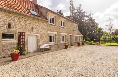 Hautteville-Bocage Cottage | Charming house in Normandy, pets allowed, parking