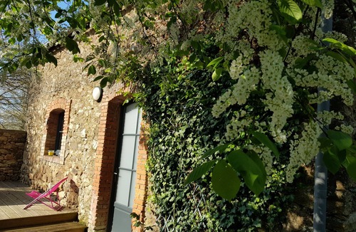 Auray House | Charming little stone house - sleeps 4 - Port de St Goustan, Auray