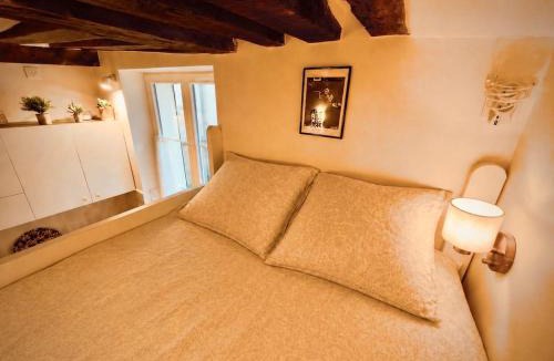 Saint-Victor Apartment | Charming renovated Air Conditioned Studio, Panthéon, Notre Dame