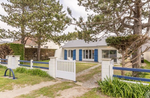 Saint-Germain-sur-Ay Cottage | Charming seaside house with terrace in Saint-Germain-sur-Ay
