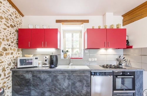 Montsurvent Cottage | Charming stone house with BBQ and garden