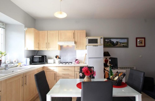 Baubigny Apartment | Charming studio at the Manor with private garden and WiFi