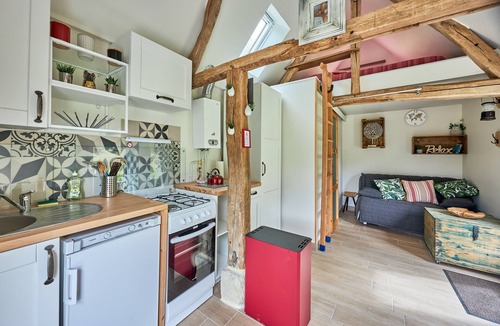 Cresseveuille Apartment | Charming Tiny House "Le chouette insolite" with Private Garden and Nordic Bath