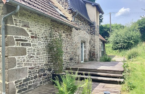 Saint-Georges-de-Livoye House | Charming vacation home near Mont-Saint-Michel in the countryside, centrally located