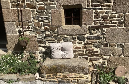 Saint-Georges-de-Livoye House | Charming vacation home near Mont-Saint-Michel in the countryside, centrally located