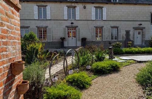 Brevands Bed & Breakfast | Chateau Le Colombier