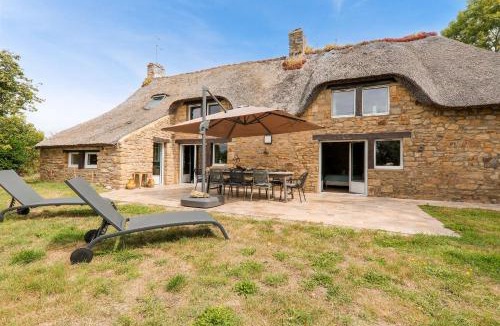 Plougoumelen House | Chaumiere bretonne avec jardin - Golfe du Morbihan