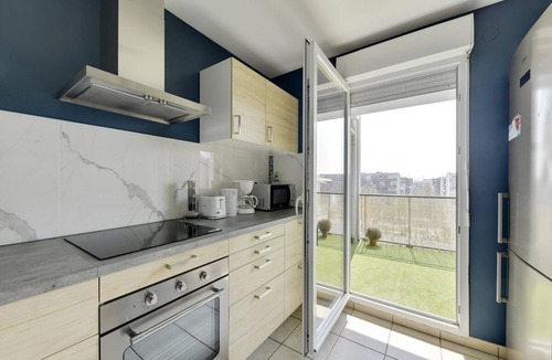 Saint-Denis Apartment | Chic Apart With Great View of Paris