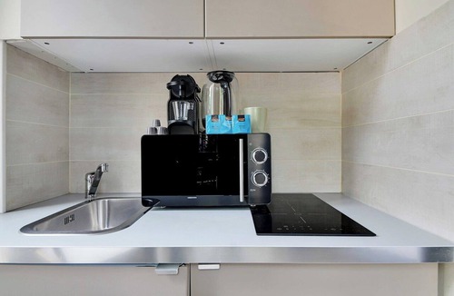 Porte-Saint-Martin Apartment | Chic Studio - 2P - Porte Saint-Martin