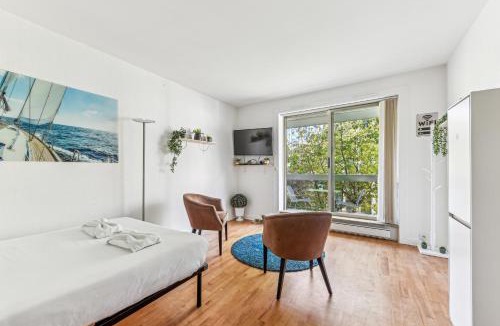 Porte-Dauphine Apartment | Chic studio Champs-élysées