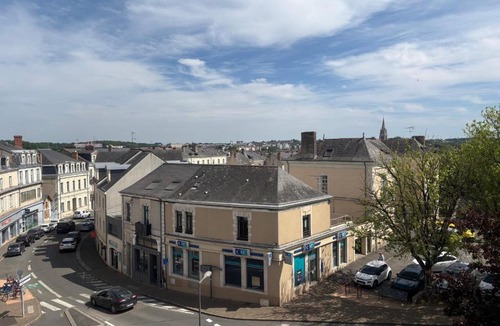 Sable-sur-Sarthe Apartment | Chic studio en centre-ville, parking - 2 pers. - FR-1-410-493
