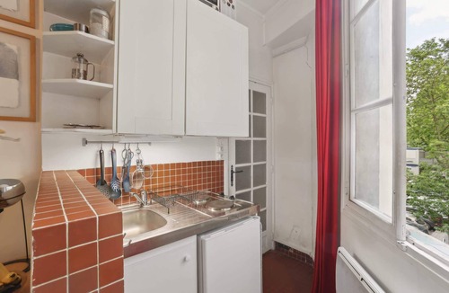 Paris City Center Apartment | Chic Studio near La Seine & Rivoli