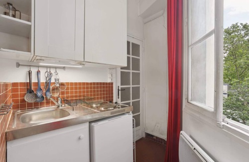 Paris City Center Apartment | Chic Studio near La Seine & Rivoli