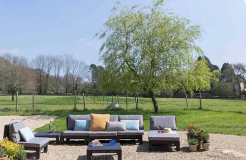Camors Cottage | Child-Friendly 4-Bedroom House with Heated Pool, Sleeps 8