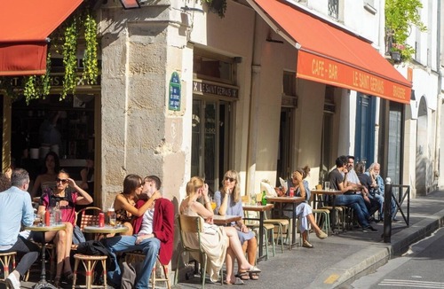 Arts-et-Metiers Apartment | COMBINING AUTHENTIC PARISIAN CHARACTER WITH MODERN COMFORTS -MARAIS