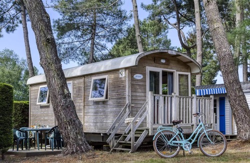 Crach Cabin | Comfort 3-Room Travel Trailer for 4 People