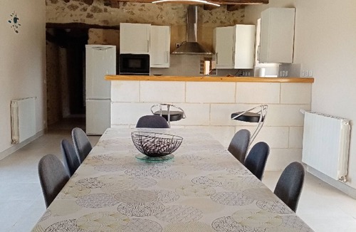 Villedieu-le-Chateau Cottage | Comfortable Country House with Fireplace and Garden