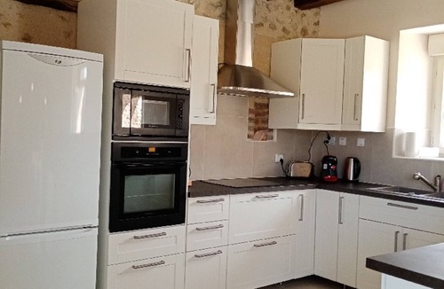 Villedieu-le-Chateau Cottage | Comfortable Country House with Fireplace and Garden