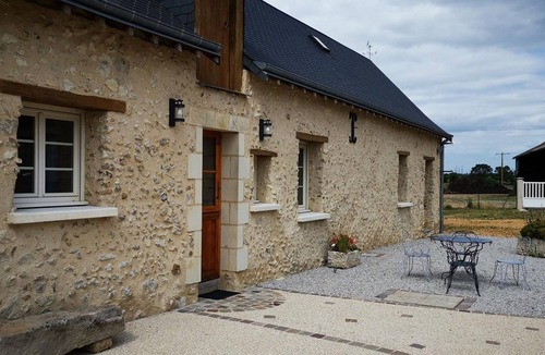 Villedieu-le-Chateau Cottage | Comfortable Country House with Fireplace and Garden