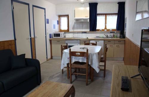 Grandcamp-Maisy Cottage | Comfortable 2* gîte 5 min from the beach, 10 min from Pointe du Hoc, 20 min from Omaha